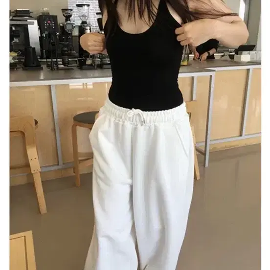 새상품 어반룸 크림 와이드 조거 팬츠 화이트