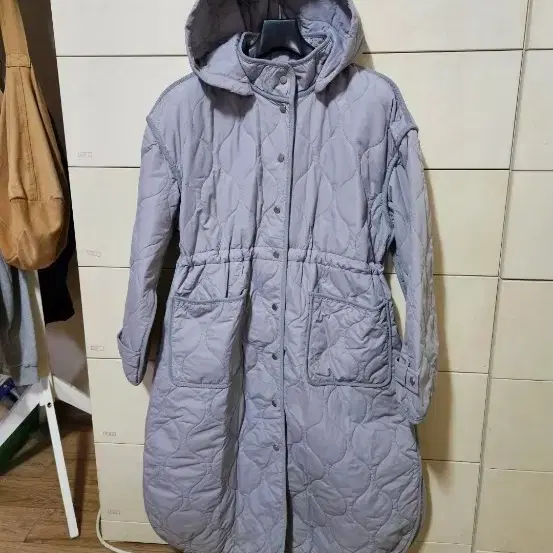 엣지 퀼팅 롱점퍼 77 거의새것