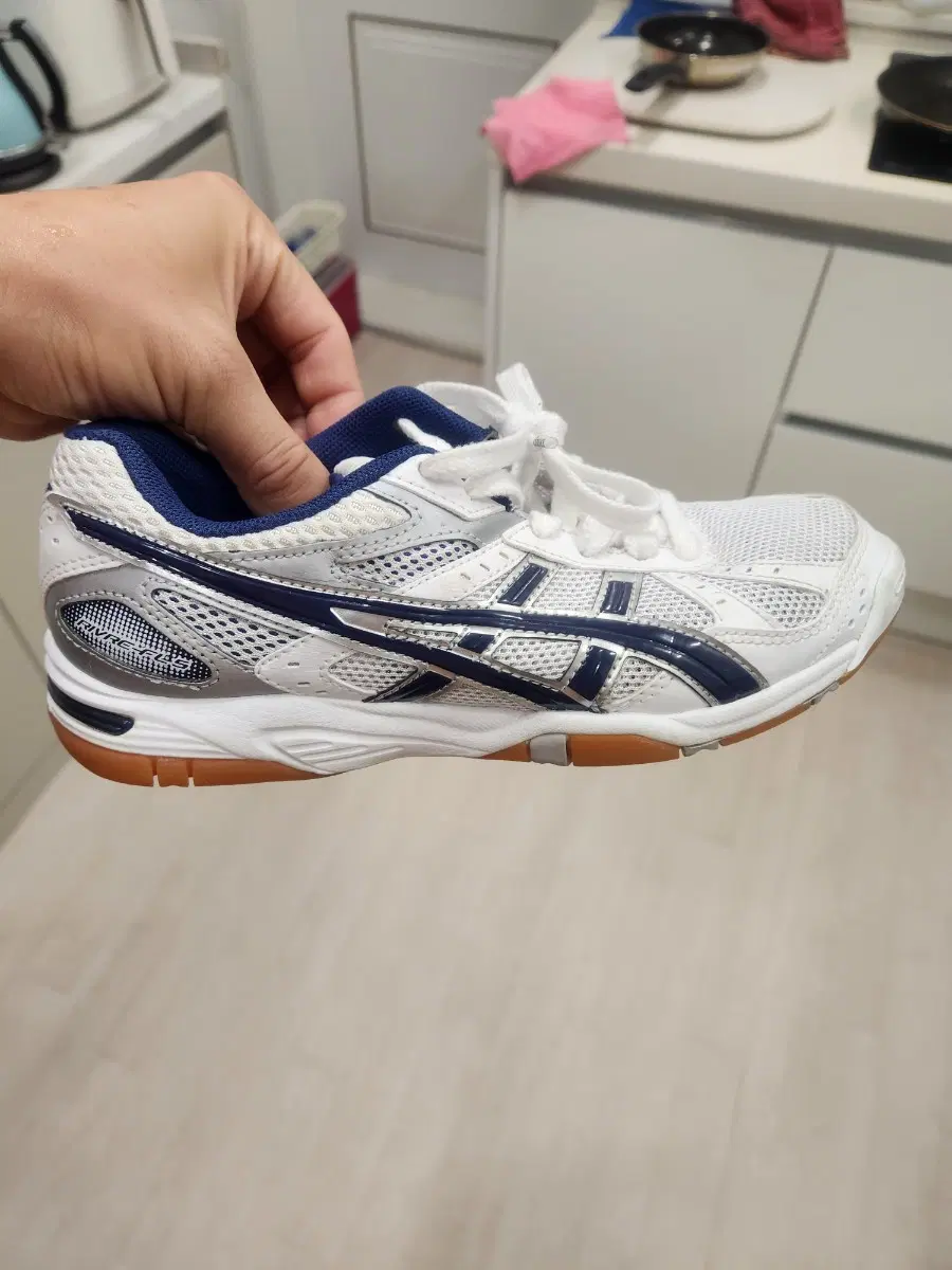 아식스 로테리브레 230