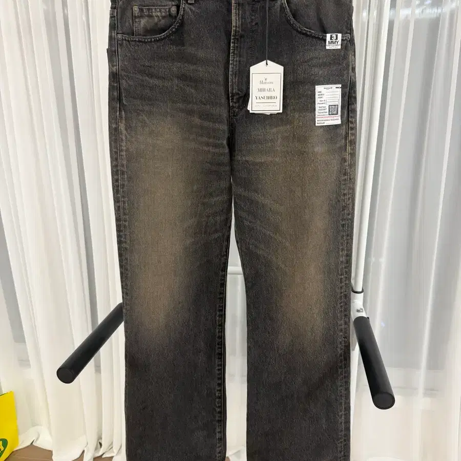 26fw 메종 미하라 야스히로 블랙 플레어 부츠컷 데님 팬츠 팝니다