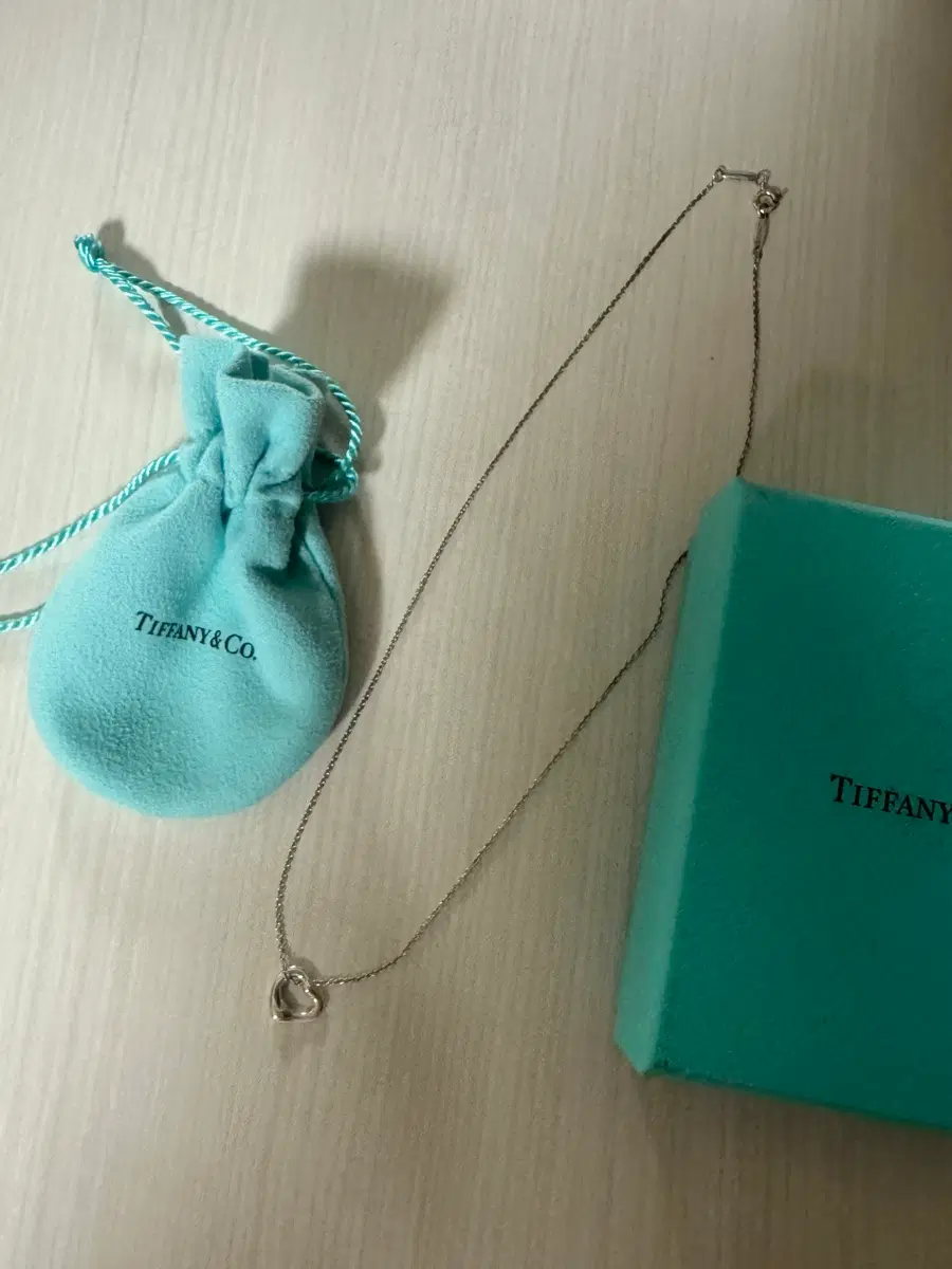 티파니앤코) 엘사 퍼레티 오픈 하트 목걸이 11mm 실버