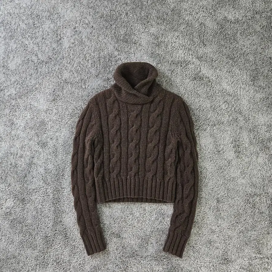 RALPH LAUREN 케이블 니트 터틀넥 스웨터