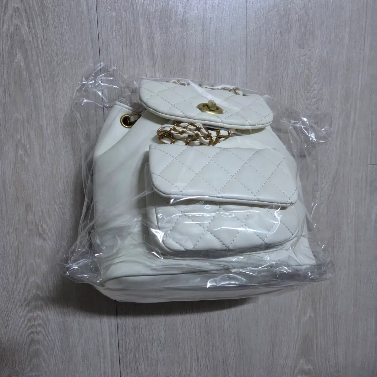 Women's quilting backpack ivory new