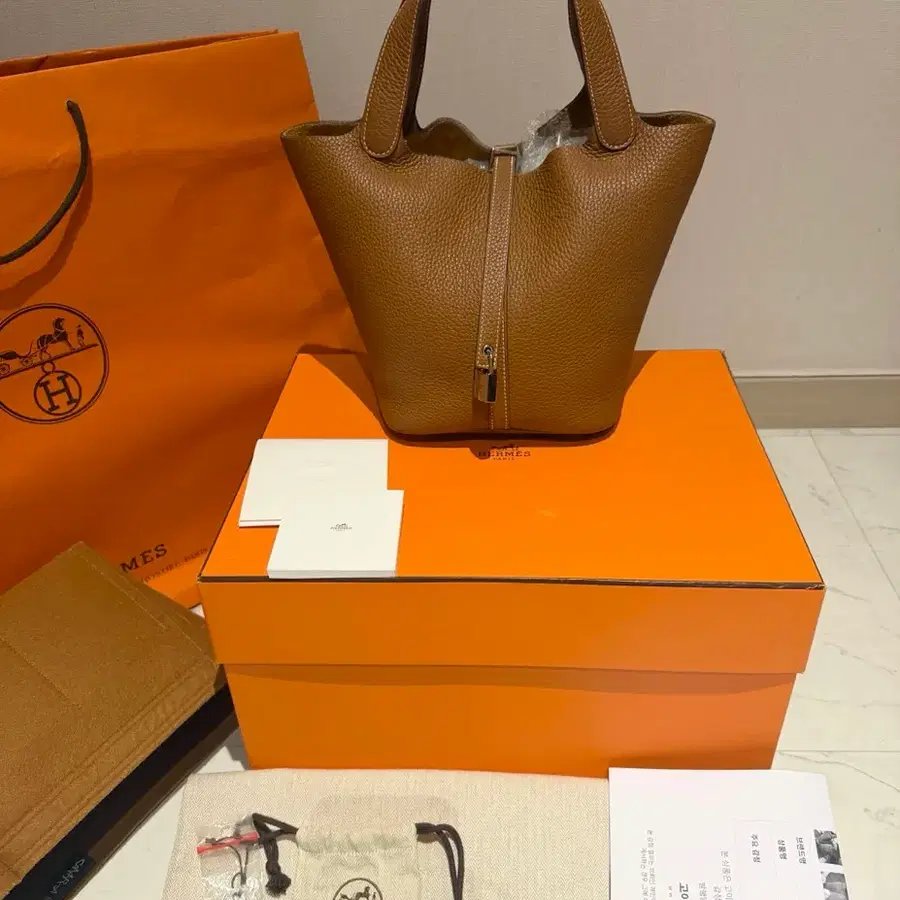 정품 에르메스 피코탄22 골드 은장