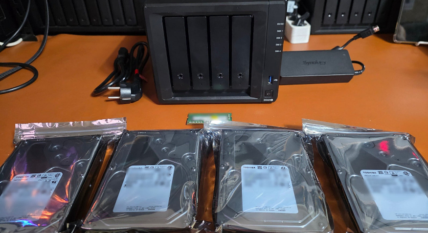시놀로지 DS423+ [AS27년까지] 서버용 MG 24TB HDD