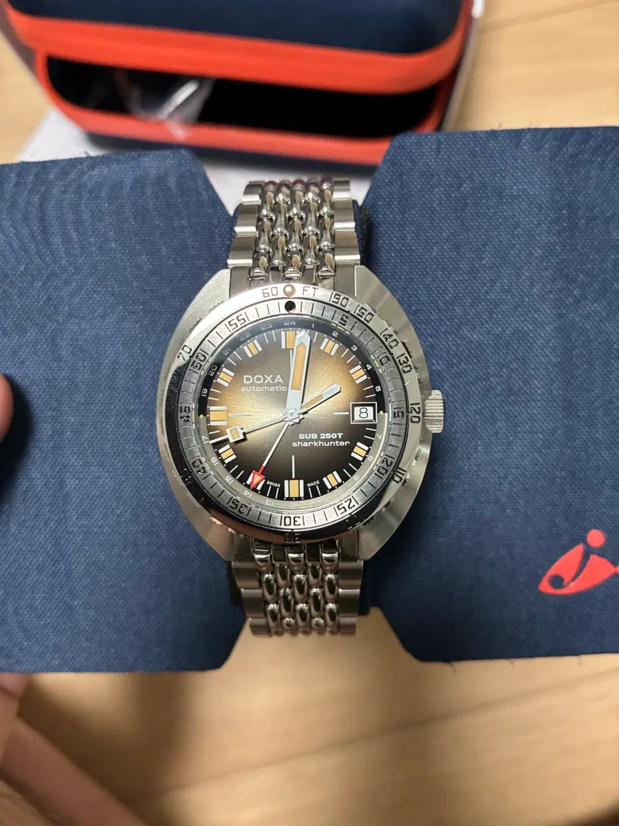 DOXA 서브 250T GMT 빈티지 샤크헌터