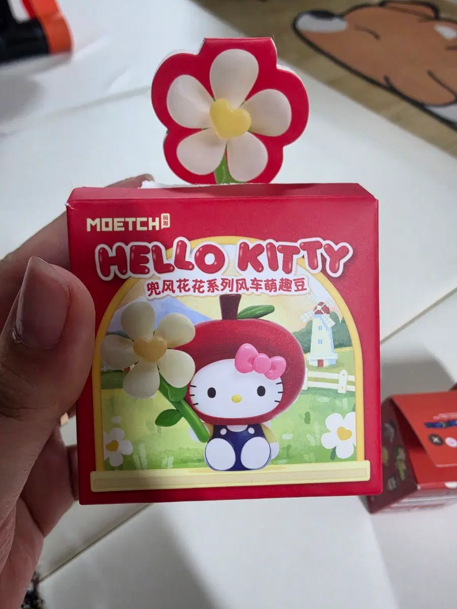 헬로키티 사과 미니 피규어
