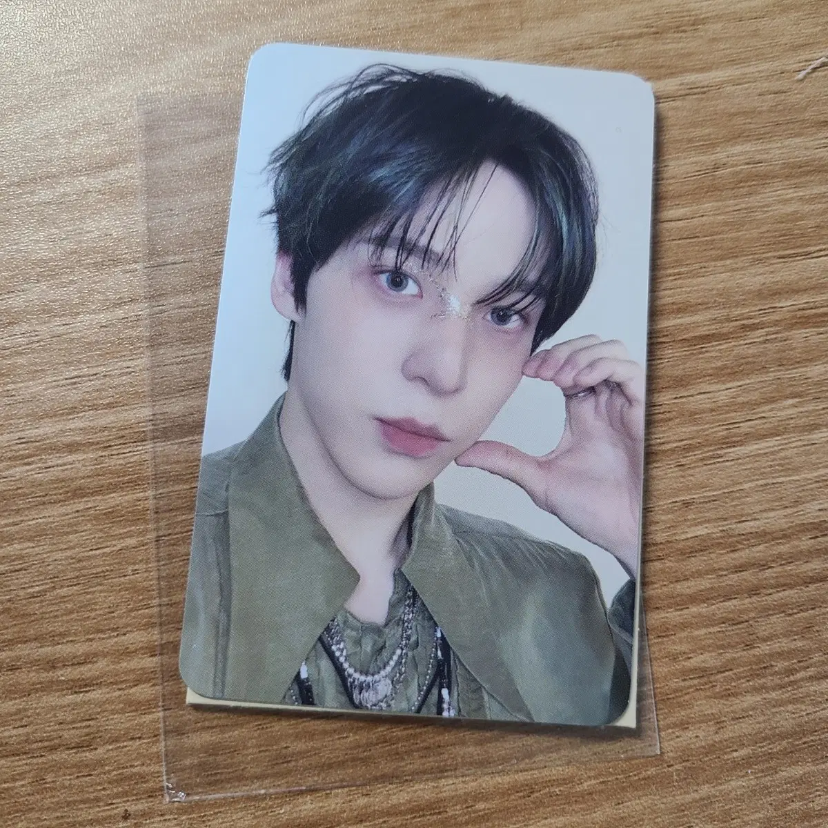 에이티즈 골든아워5 팝업 윤호 티셔츠 특전 포카 포토카드