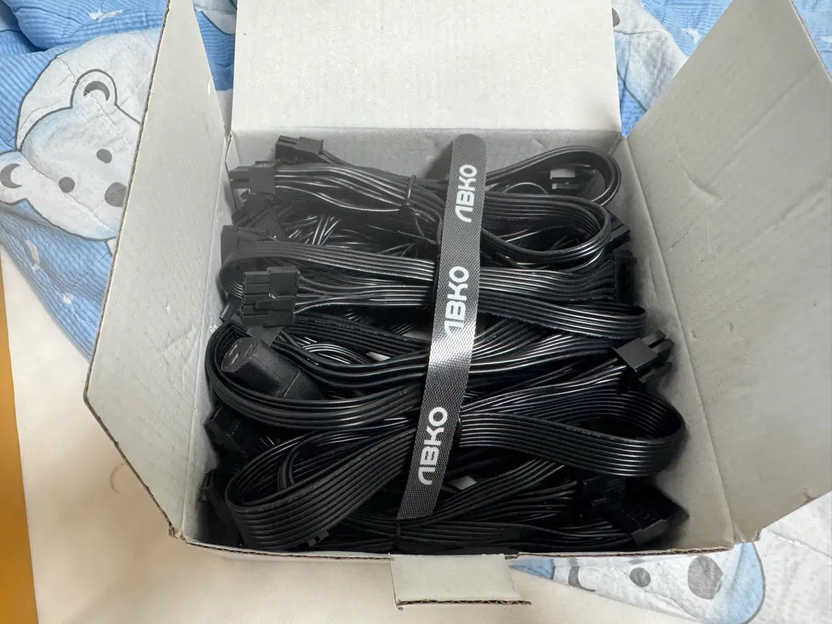 ABKO XTREAM XT-1000G 80PLUS GOLD Full Modular 파워 서플라이