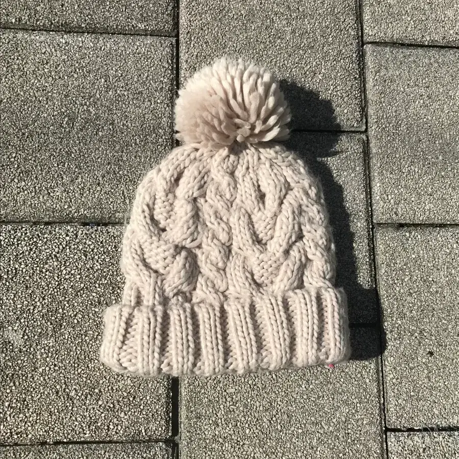 Cable Knit Pom Pom Beanie
