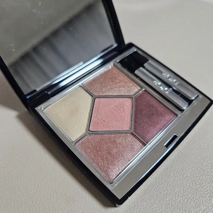 디올 아이섀도우 팔레트 743 로즈튤