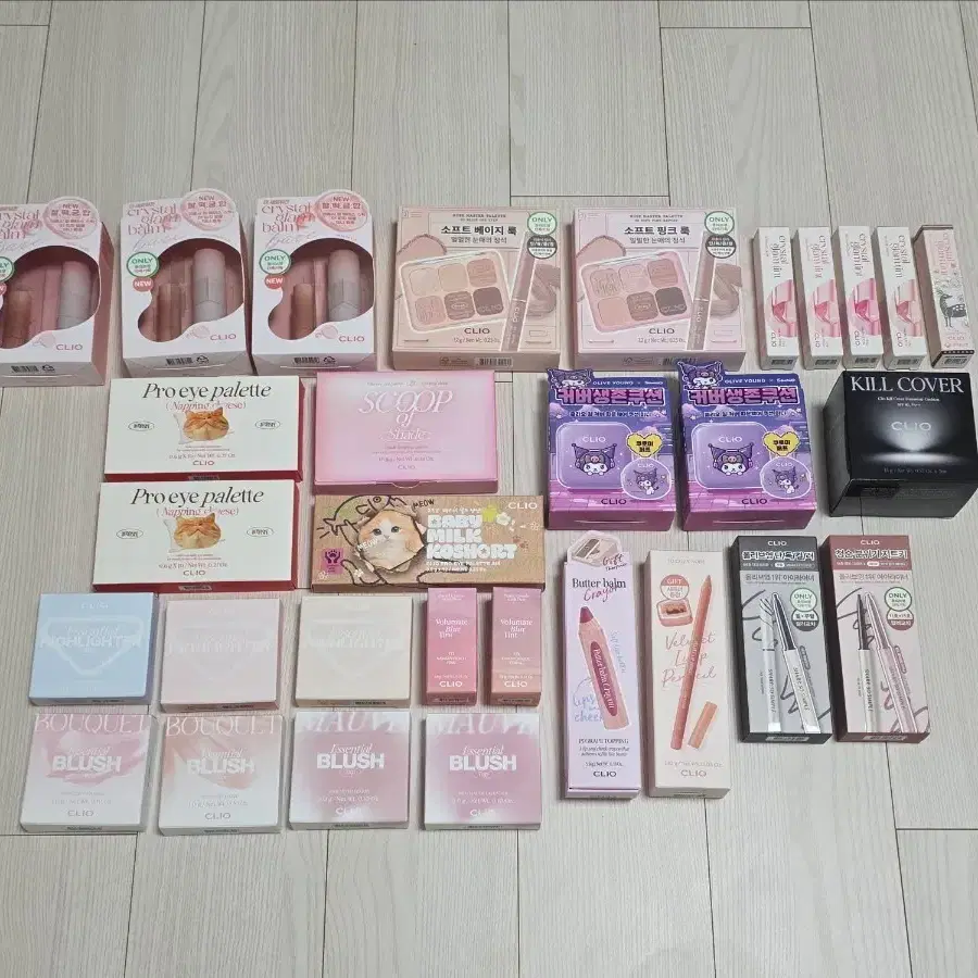 클리오 화장품 여러종류 (팔레트,쿠션,블러셔,틴트 등등)