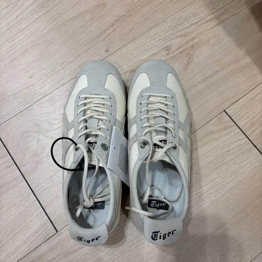 오니츠카타이거 멕시코 66 SD 크림버치 230
