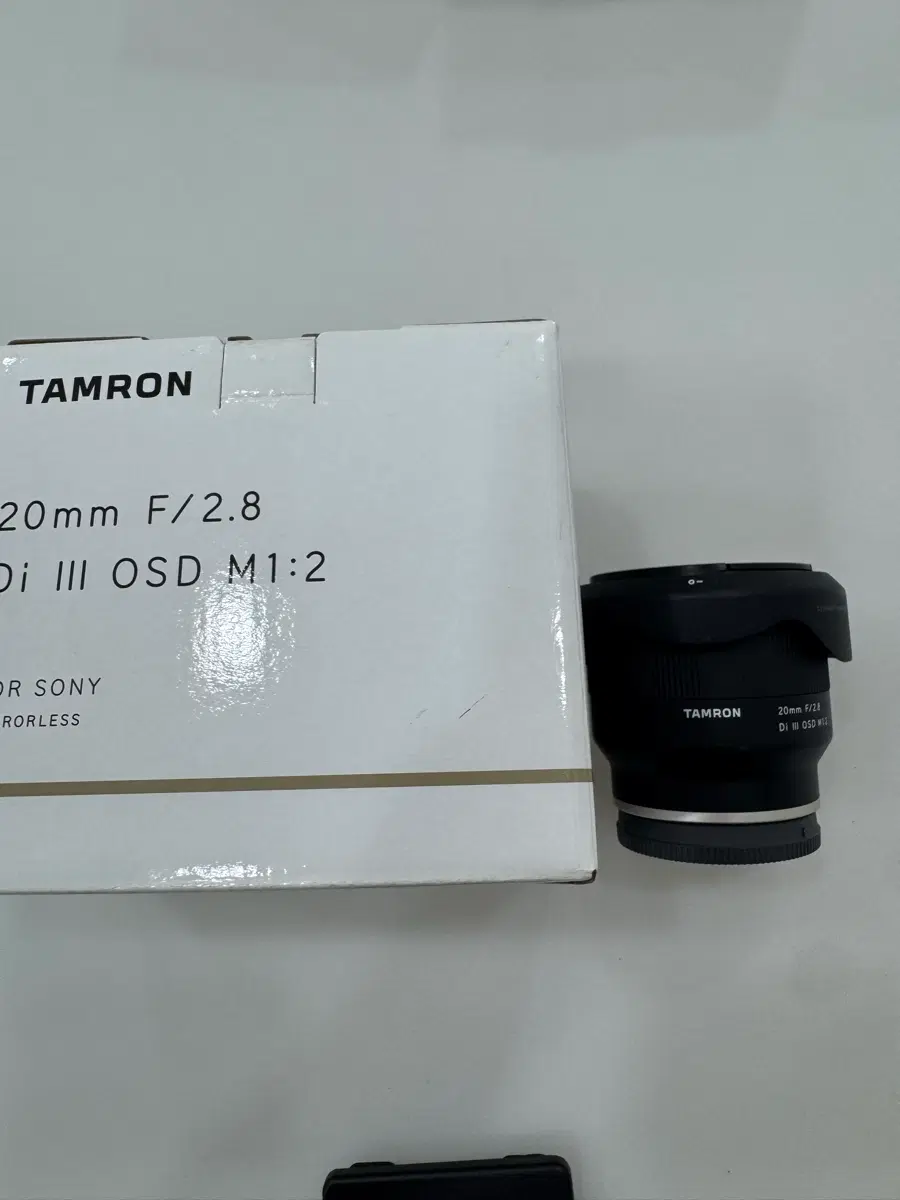 탐론 20mm F2.8 Di III 렌즈 (E 마운트)