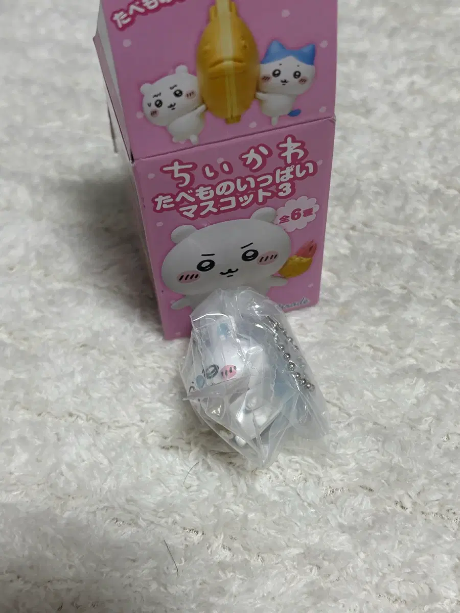 치이카와 타베모노 먹거리키링 모몽가
