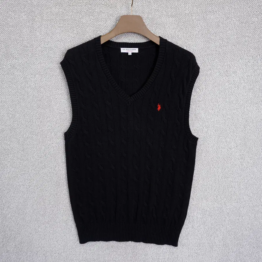 US폴로 23FW 남성 케이블 V넥 니트 베스트 105size