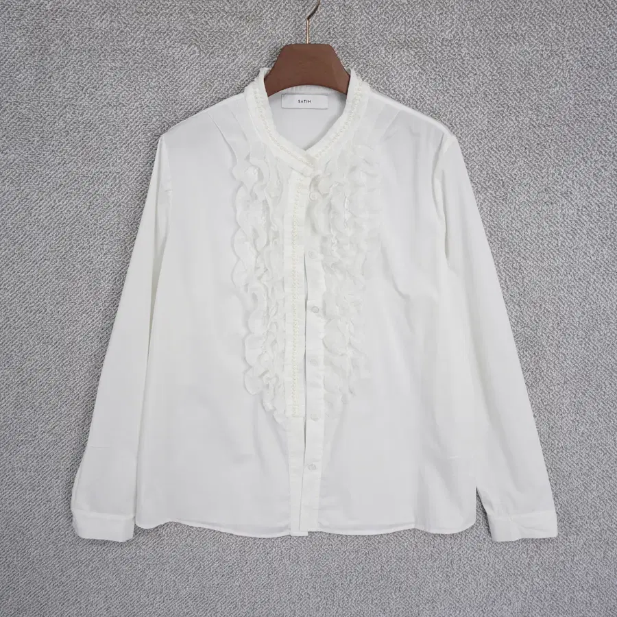 샤틴 25년 여성 진주배색 프릴 블라우스 66size