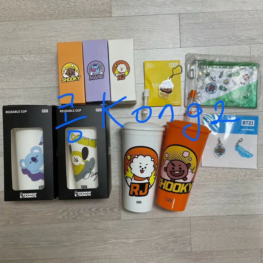 방탄소년단 bt21 굿즈 cgv 컵 도장 키링 파우치 판매 치미슈키알제이