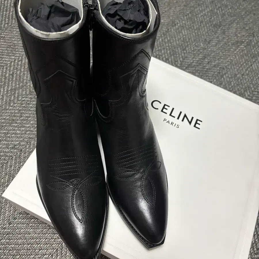 셀린느 지퍼 웨스턴 부츠 카프스킨 블랙 (Celine Western Boot)미착용 40size