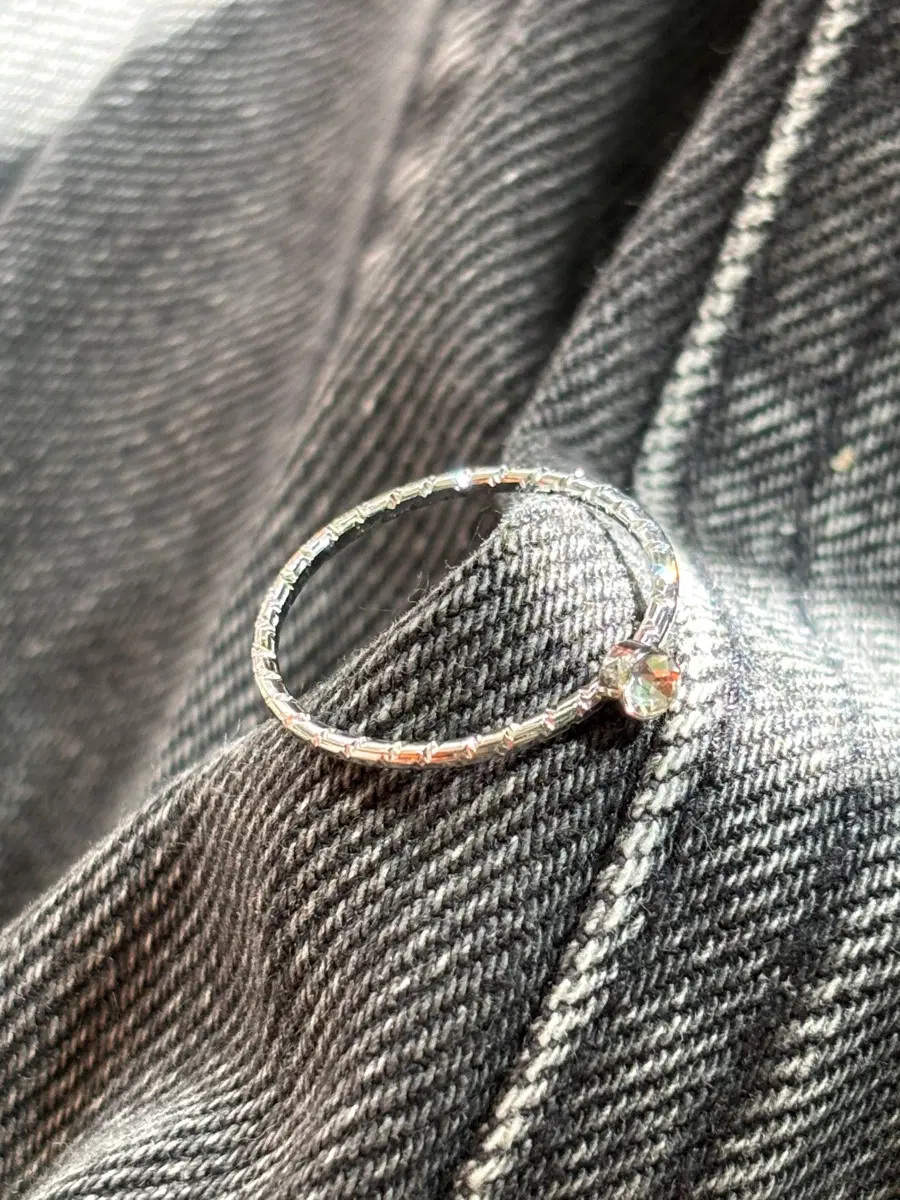 vintage one sparkling ring