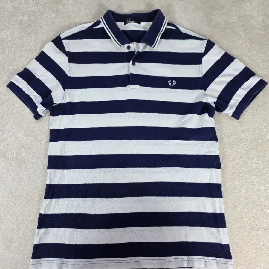 프레드페리(FRED PERRY) 스트라이프 피케 반팔 티셔츠 네이비