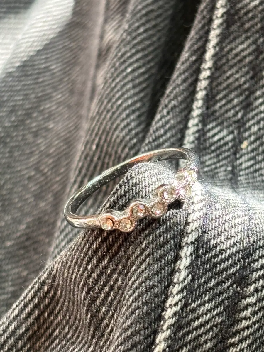 vintage several sparkling ring