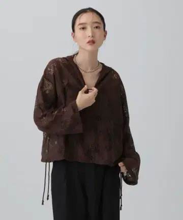 LEPSIM 모던 레이스 긴팔 후디 다크 브라운