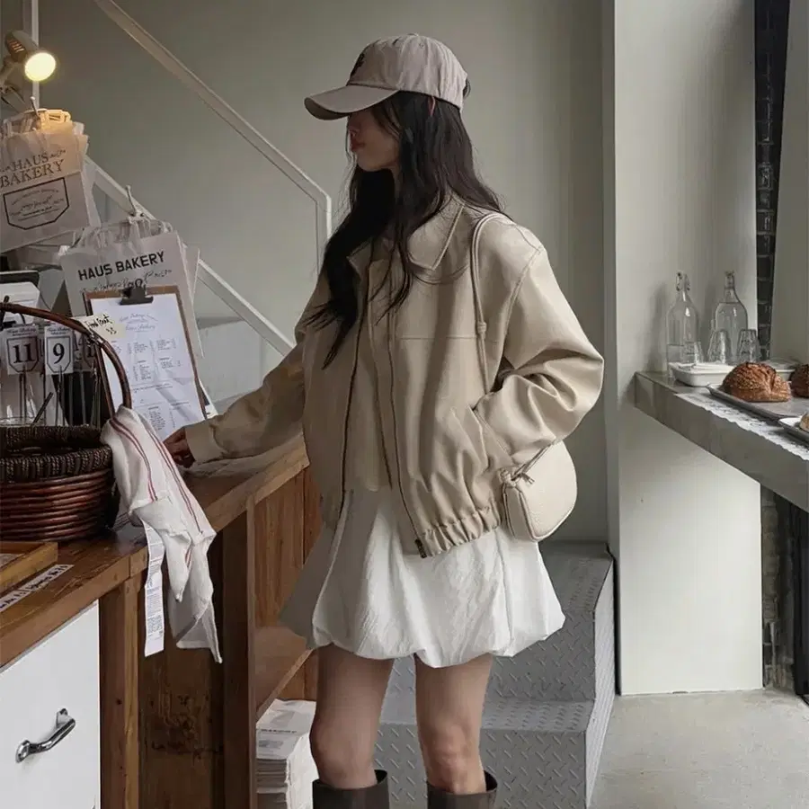 새상품 메이빈스 리온 레더점퍼 스탠다드핏 크림아이보리