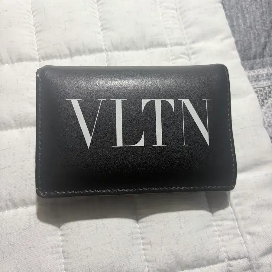 발렌티노 VLTN 지갑