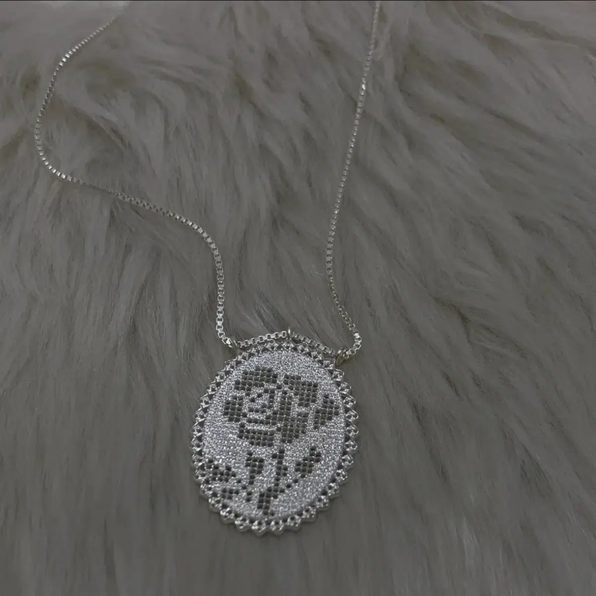 필로우 rose crochet necklace 45cm
