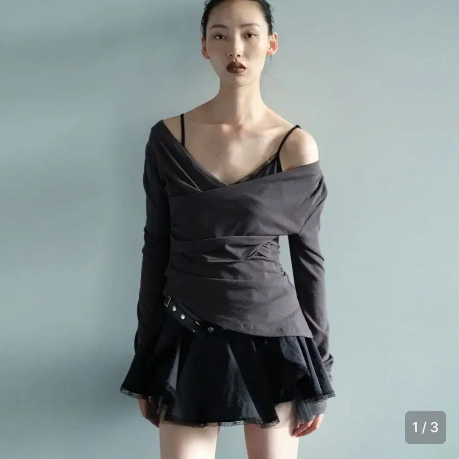 세릭 DRAPE CROSS TOP