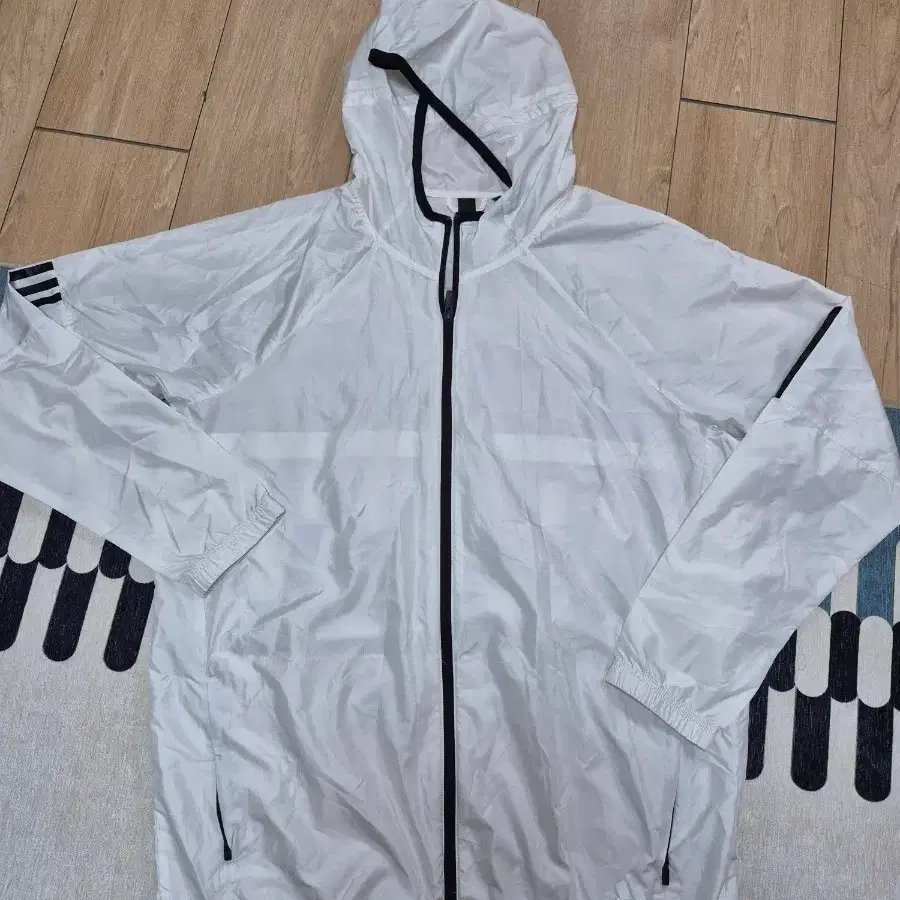 아디다스 초경량 바람막이 5XL