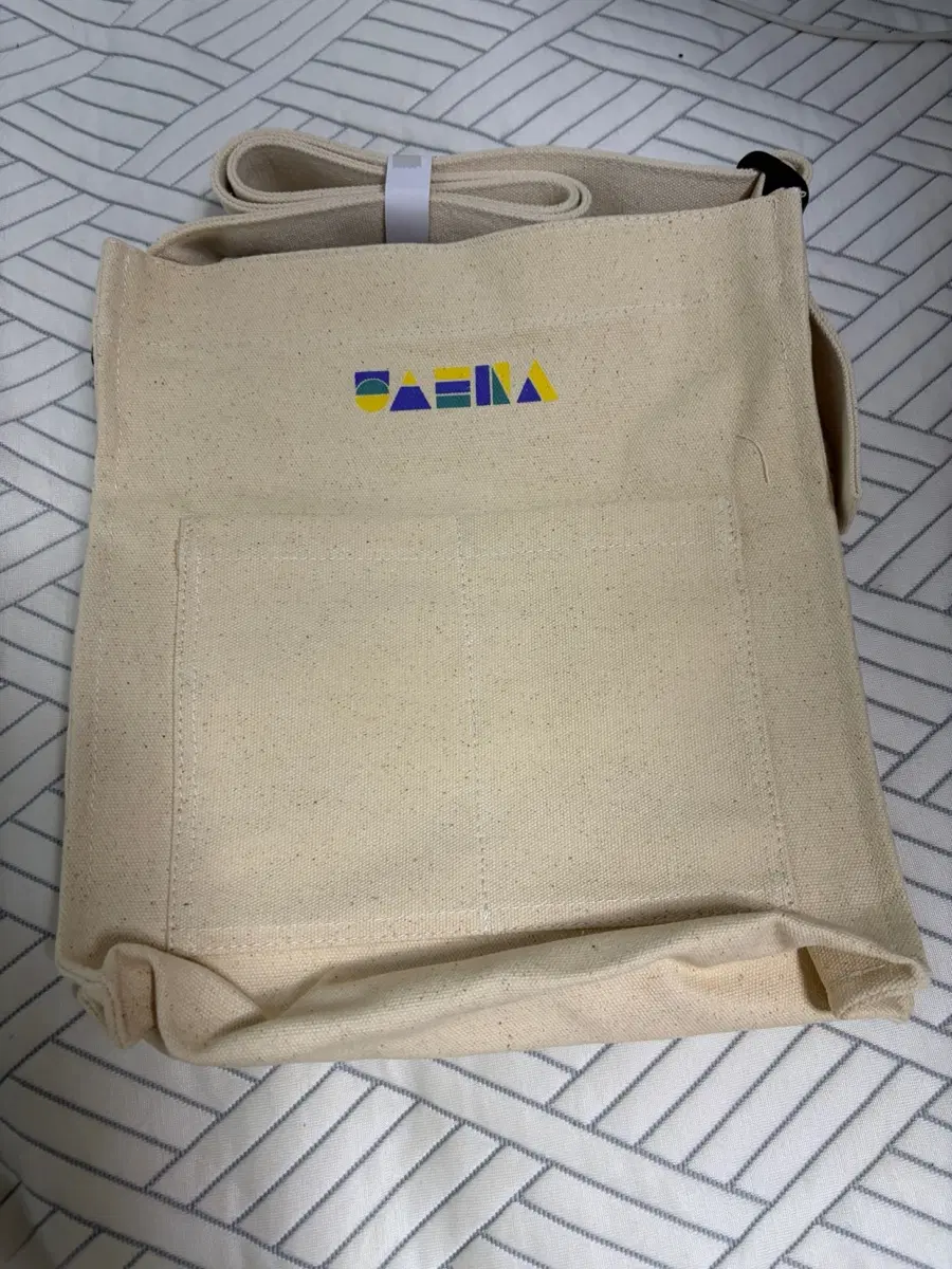 아이유 유애나 4기 도트백(TOTE BAG)