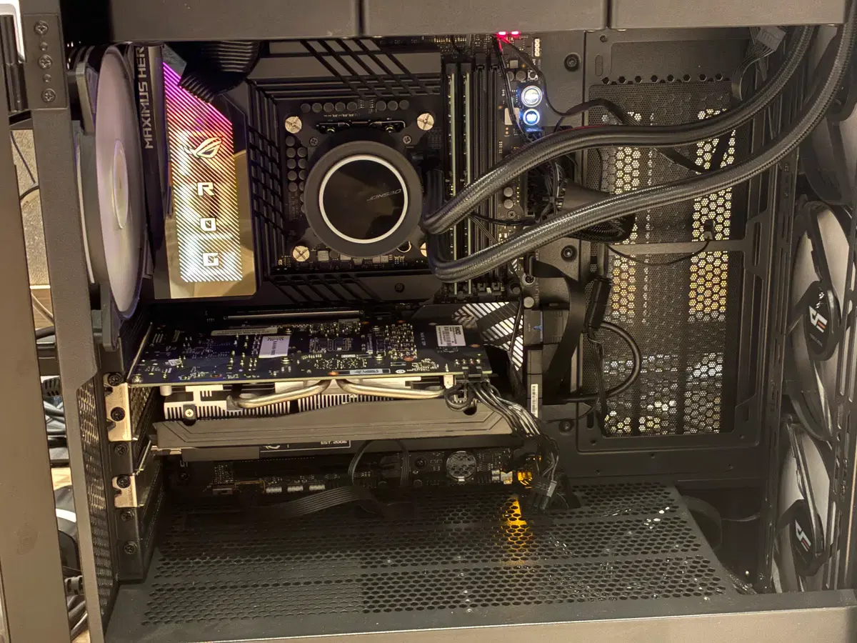 i7-14700K / Z790 HERO / DDR5 32GB / P41 2TB 작업용 데스크탑