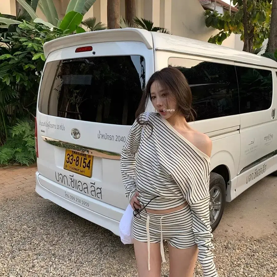 233. 미니뽕 스트라이프 오프숄더 티셔츠 팬츠 세트