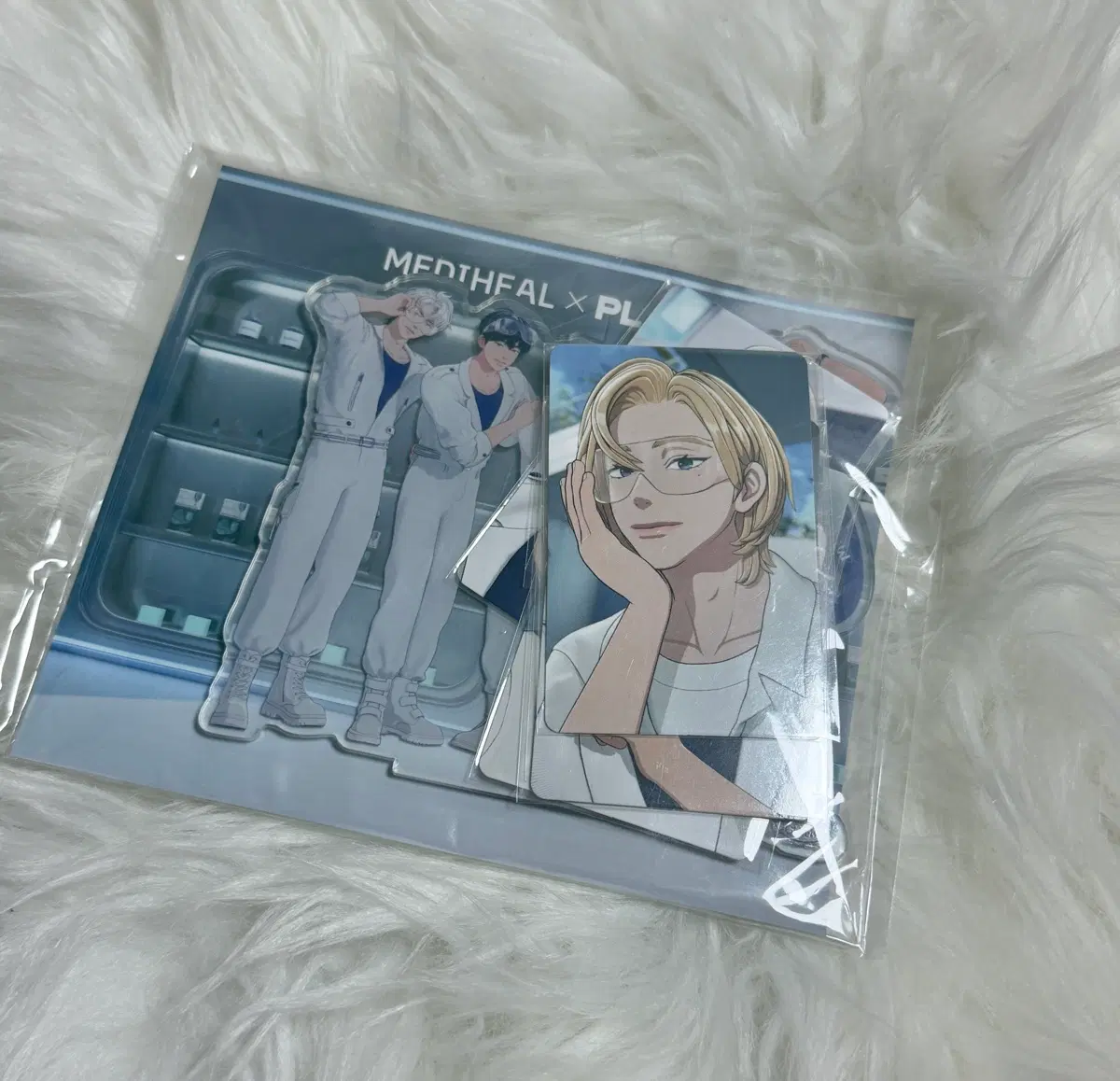 플레이브 메디힐 단체 아크릴스탠드 + 포카 미개봉