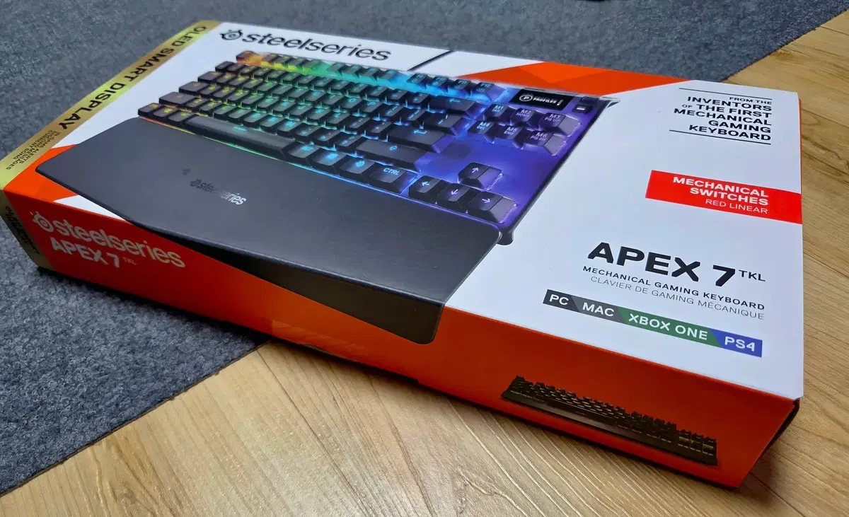 미개봉, 스틸시리즈 APEX 7 TKL 적축 게이밍 키보드 팝니다.