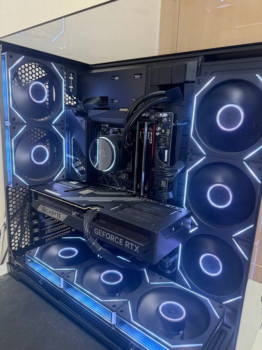 9800X3D RTX5080 PC판매합니다
