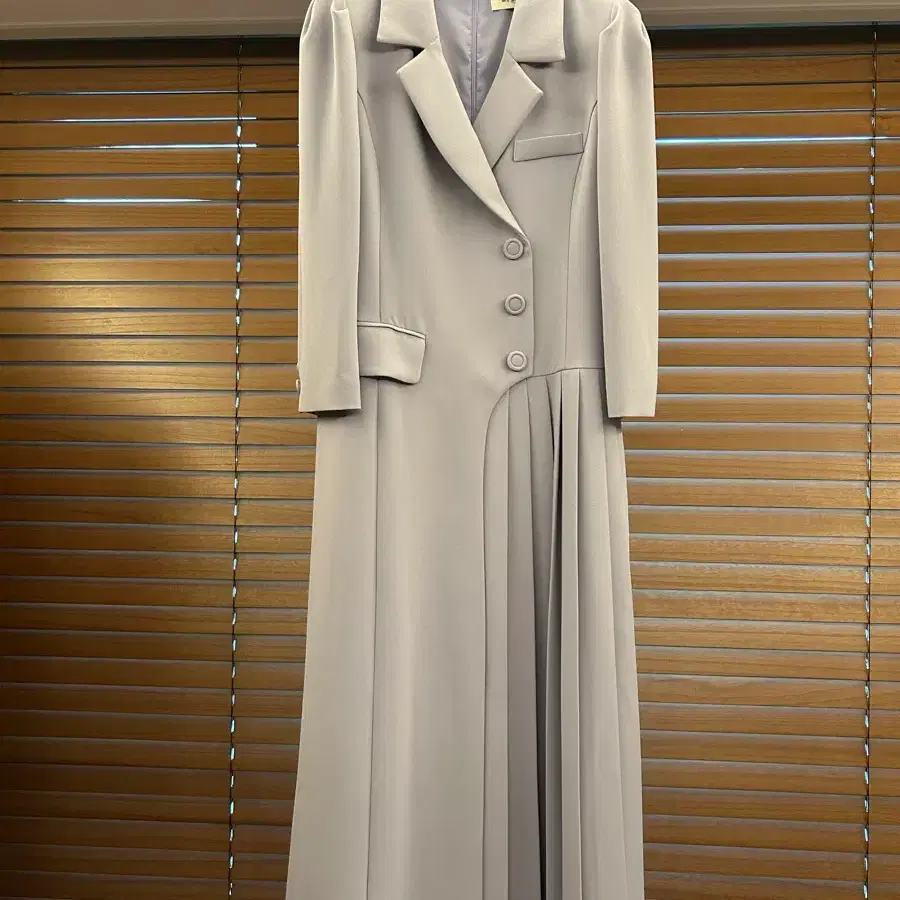 에스블랑 Whitney / Pleats Point Dress
