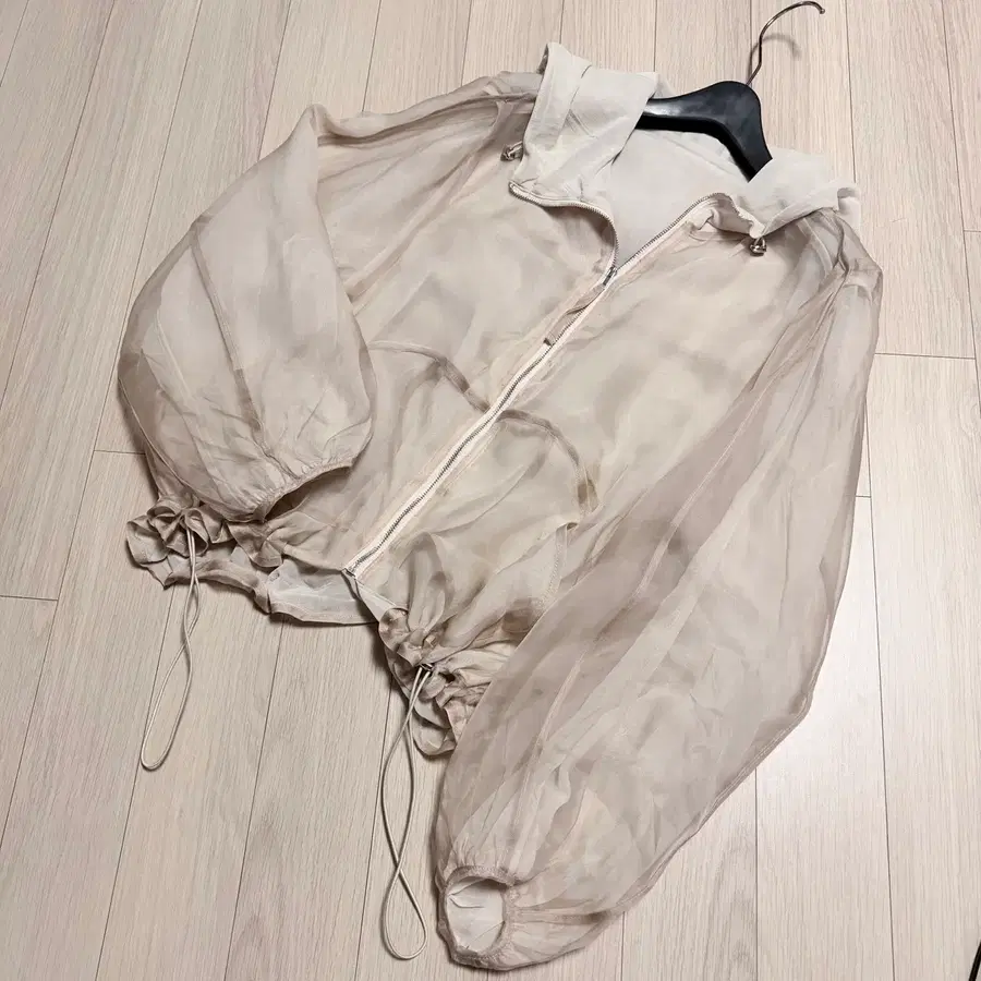(수입의류) 실크 100% 시스루 오간자 후드 집업 44-77 벌룬 루즈핏 점퍼 바람막이 베이지