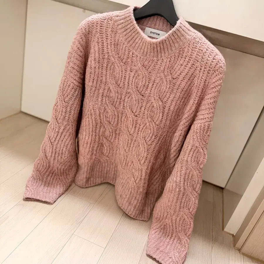 22fw 한섬 시스템 SYSTEM 케이블 알파카 울 크롭 니트 스웨터 뜨개 꽈배기