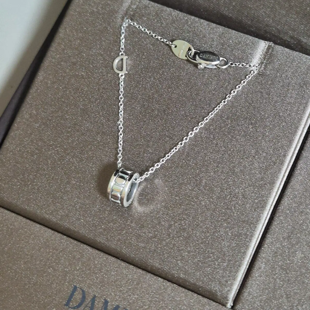 다미아니 벨에포크 릴 5.7mm 목걸이 화이트골드