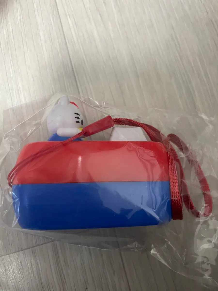 새상품)헬로키티 소리나는 키캡키링
