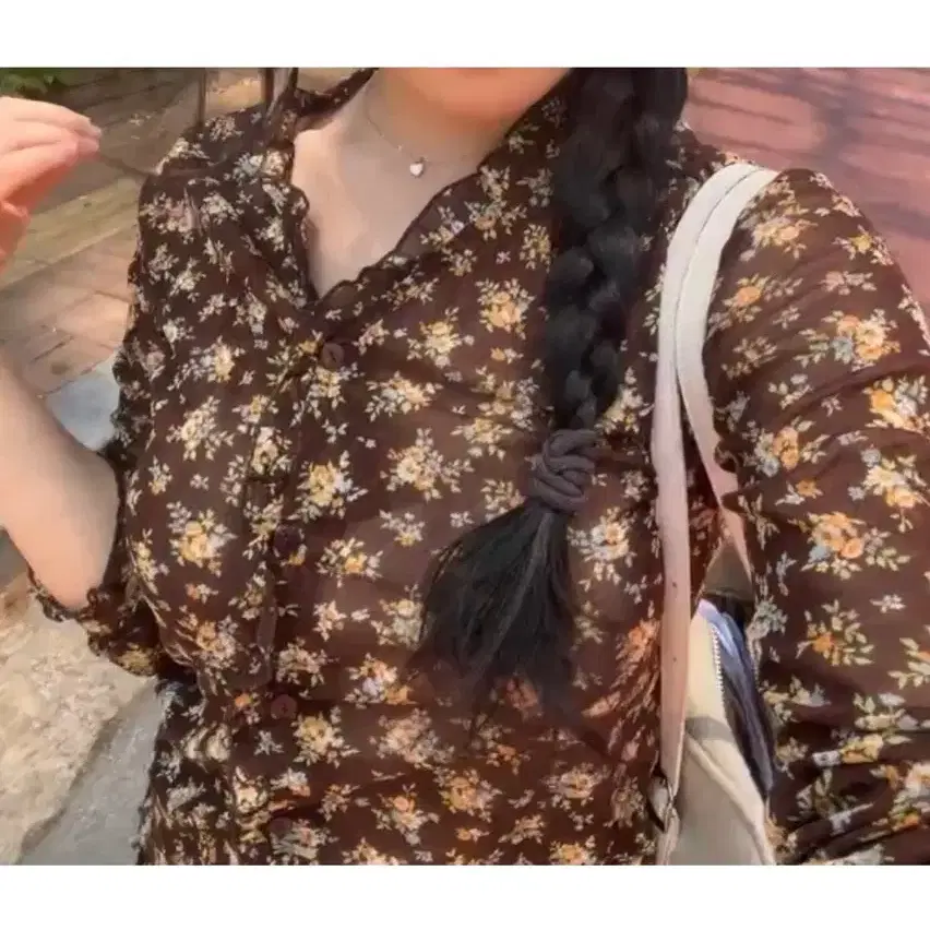 잔꽃 브라운 시스루 블라우스