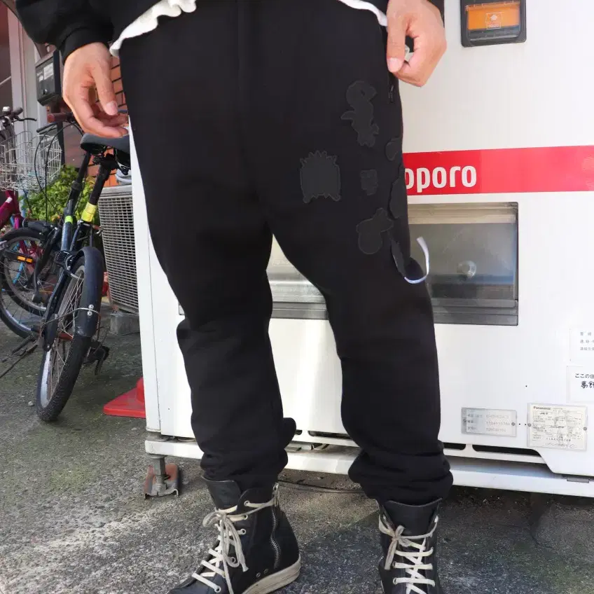 일본 디자이너 옷 R.M GANG 알앰강 NBA패치 스웻팬츠 블랙