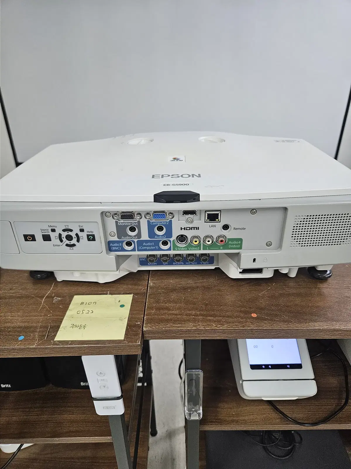 EPSON EB-G5900 프로젝터 판매합니다.