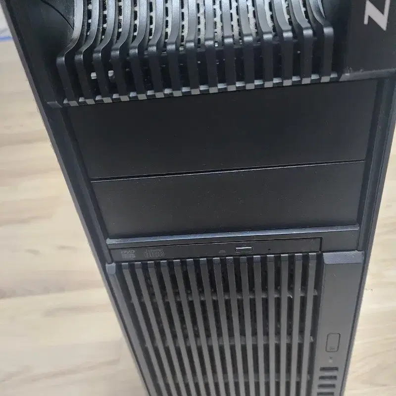 HP Z640 워크스테이션 / 제온 E5-2699 V3 18코어 36스레드 / RAM 32GB / SSD 500GB