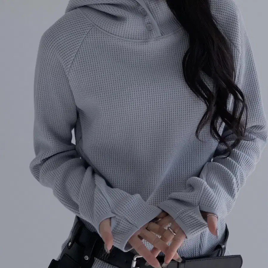 레비 하이 헨리넥 후드 티셔츠 (핸드워머, 핑거홀)