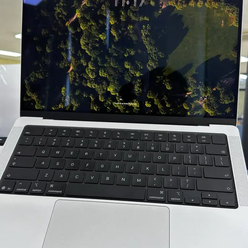 맥북 프로 14인치 M5 Pro 15c/16c 24gb/1tb 팝니다
