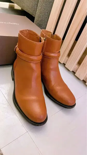 Franco Sarto 브라운 가죽 숏부츠